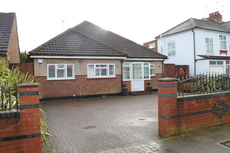 3Bedroom Bungalow To Rent Harrow HA1 VeeZed Residential