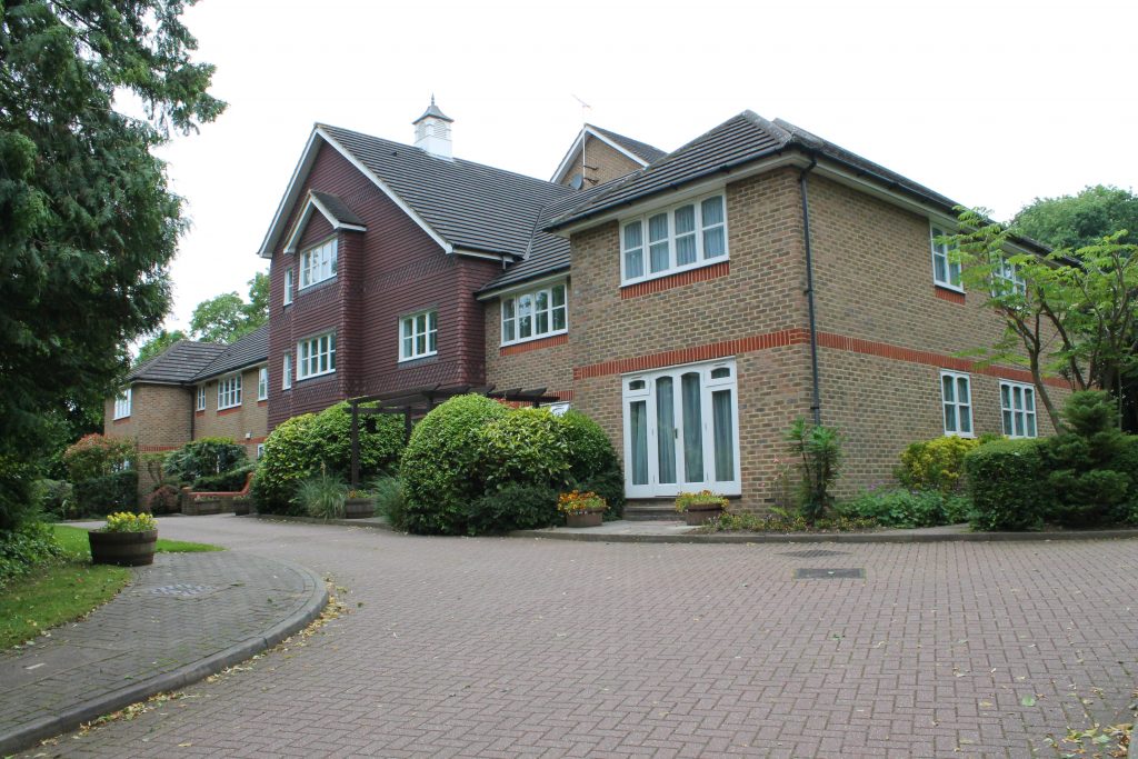 2 Bed Apartment To Rent Pinner Middlesex