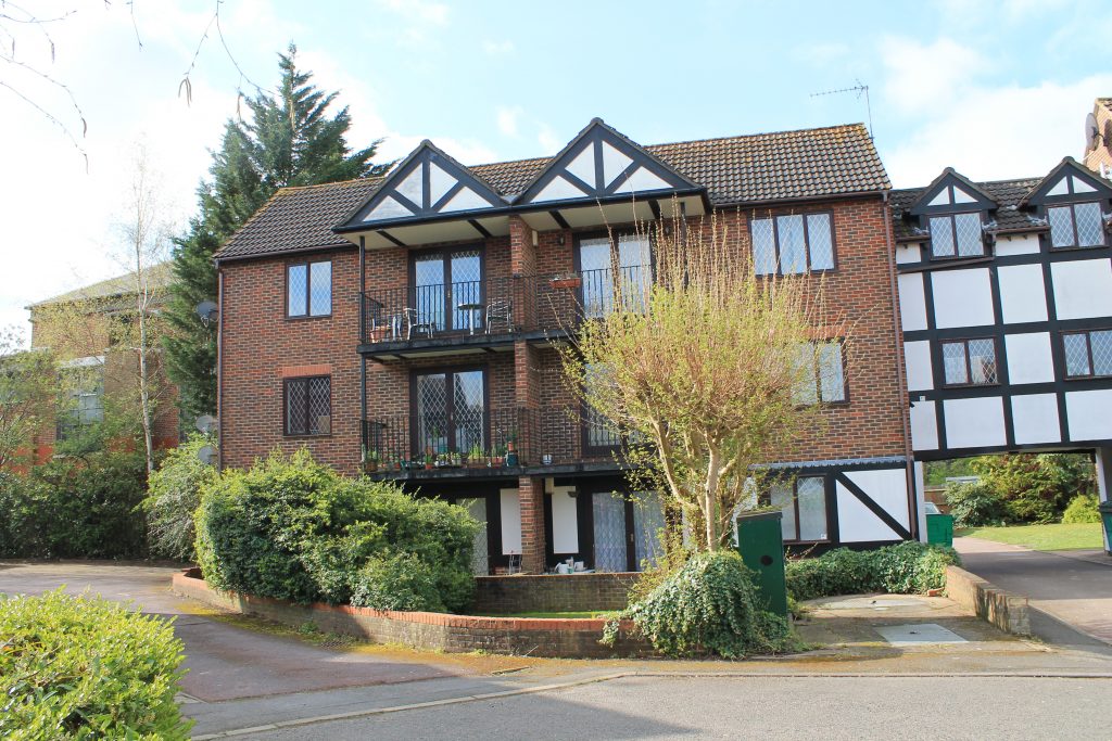 1 Bedroom Flat Northwood HA6 VeeZed Residential