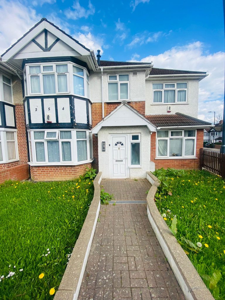 Studio Flat To Rent Pinner HA5 VeeZed Residential